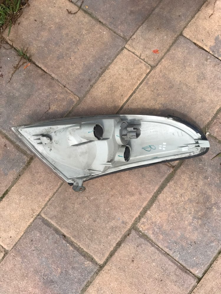 2003 Toyota Solara Headlight set