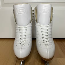 GAM 0057 Podium Light Ladies Womens White Figure Ice Skates Size 6 B
