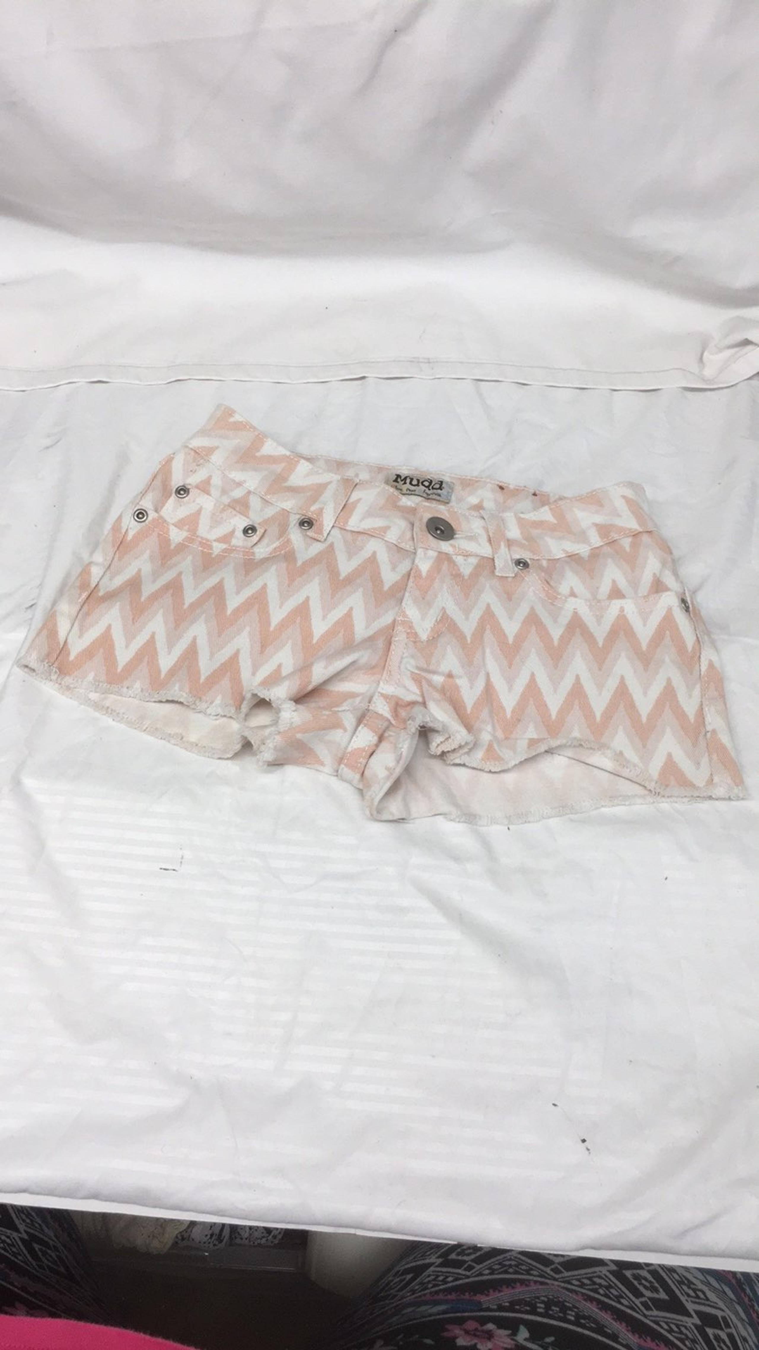 Mudd denim shorts ladies sz 1