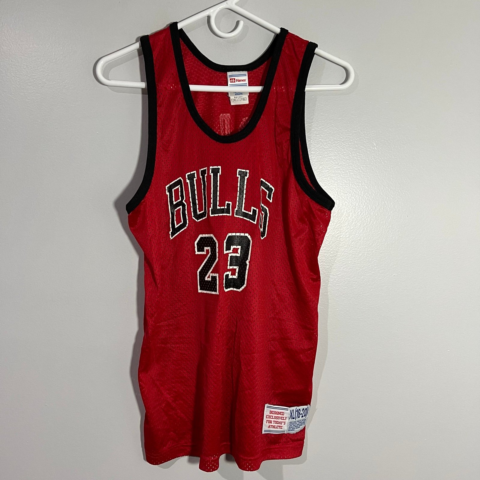 Vintage Hanes NBA Chicago Bulls Michael Jordan Red Basketball Jersey youth XL