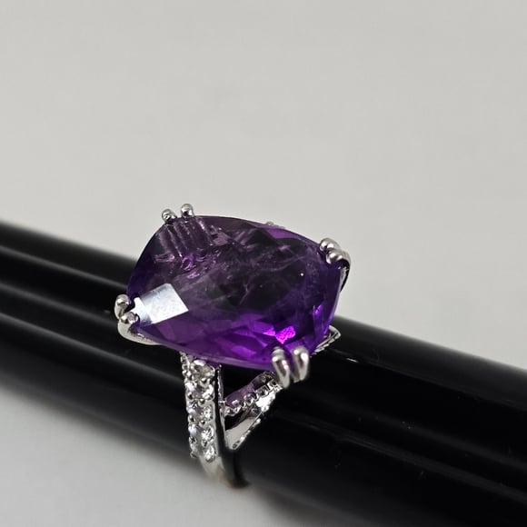 Sterling Silver 925 Purple Amethyst Solitaire Ring