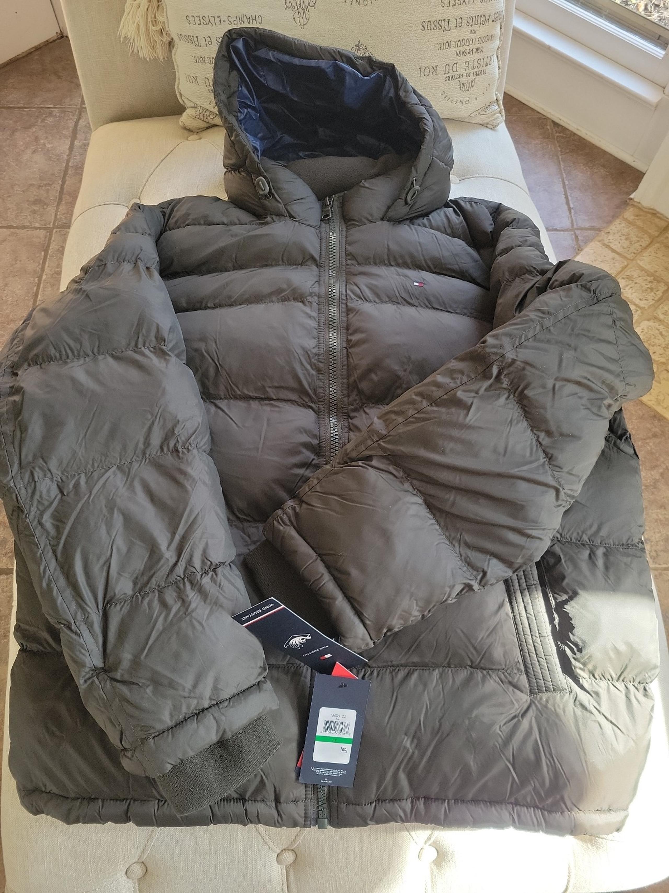 New* Tommy Hilfiger Men's Hooded Wind Resistance Puffer Jacket Olive Size L Tall