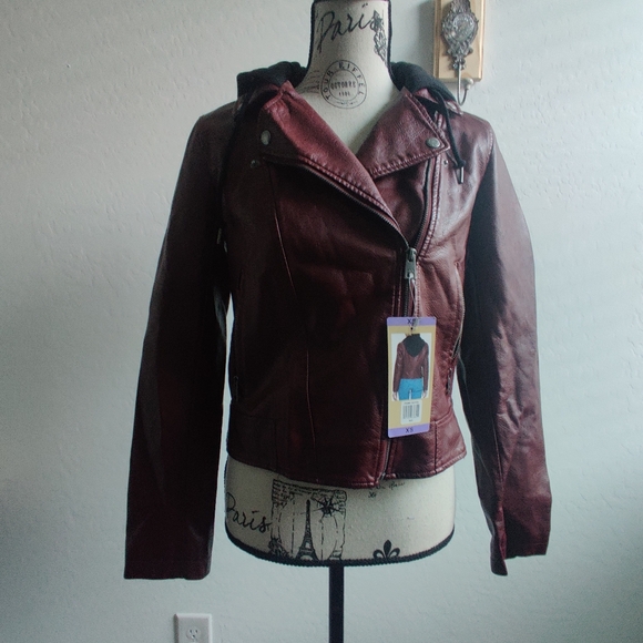 NWT Levi Strauss Signature Burgundy wine vegan leather hooded Jacket (XS)