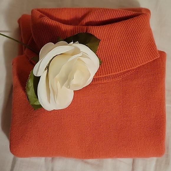 Alex Marie medium cashmere sweater....medium