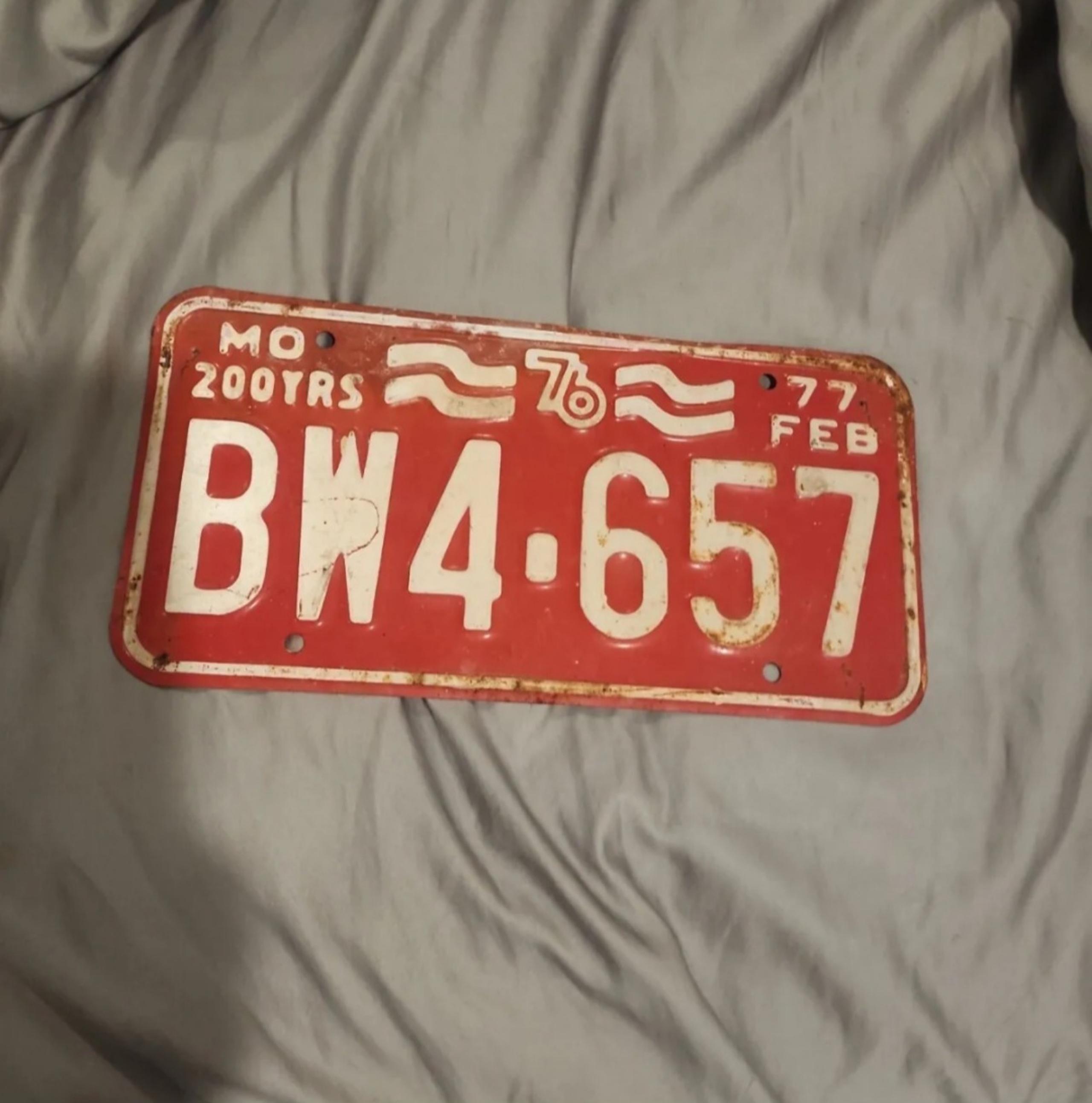 VINTAGE Missouri 200  YEARS License Plate Mar 1977 White on Red  Bicentennial 76