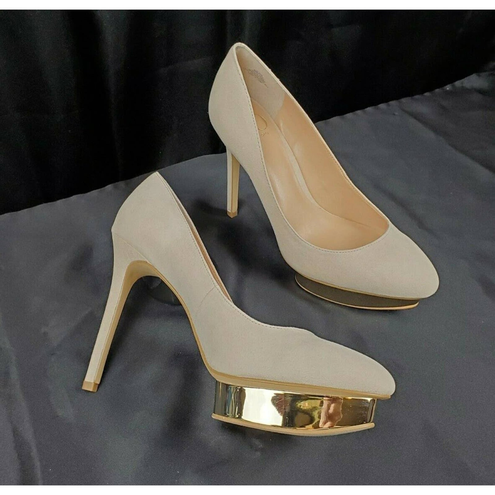 JLO plataform pumps shoes SZ 7.5 gold