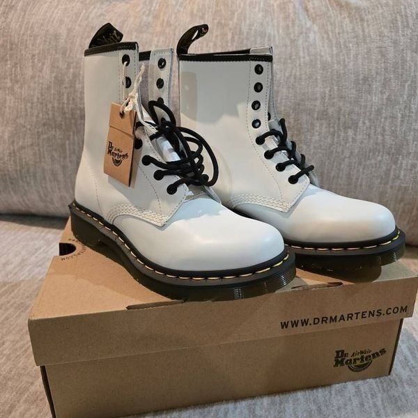 1460 W DR. MARTENS WHITE LACE UP AIRWAIR BOOTS - SZ. 8 OUT OF STOCK