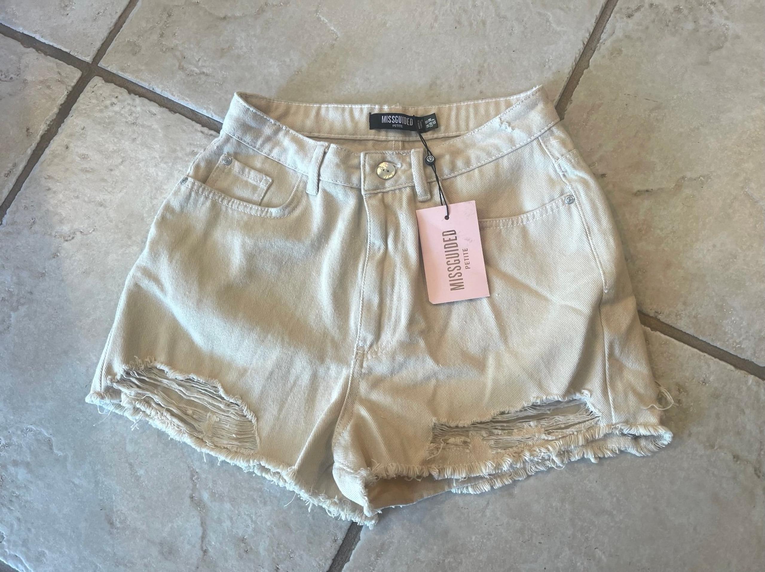 NWT Missguided denim shorts women's size 6 cream distressed high waisted ripped