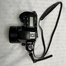 Canon eos rebel xs 35mm film camera w/ auto focus