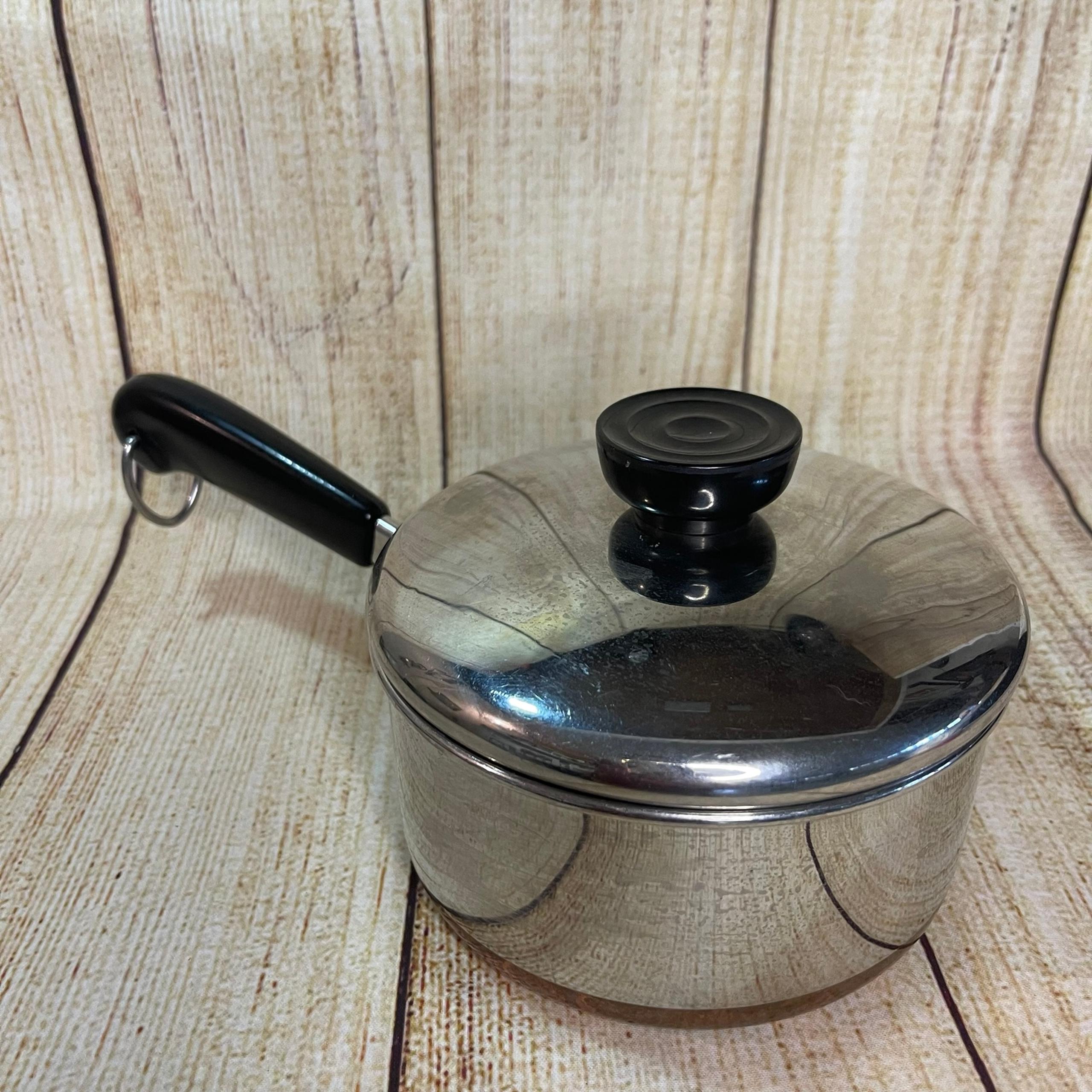 Vintage 1801 Revere Ware 1 quart copper-bottom saucepan with lid