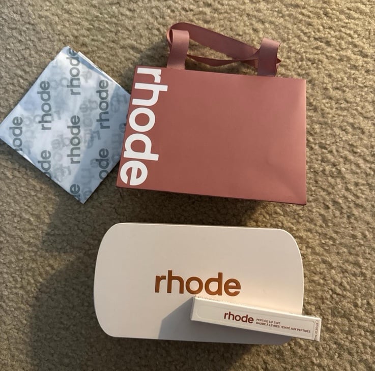 Rhode cinnamon roll lip peptide