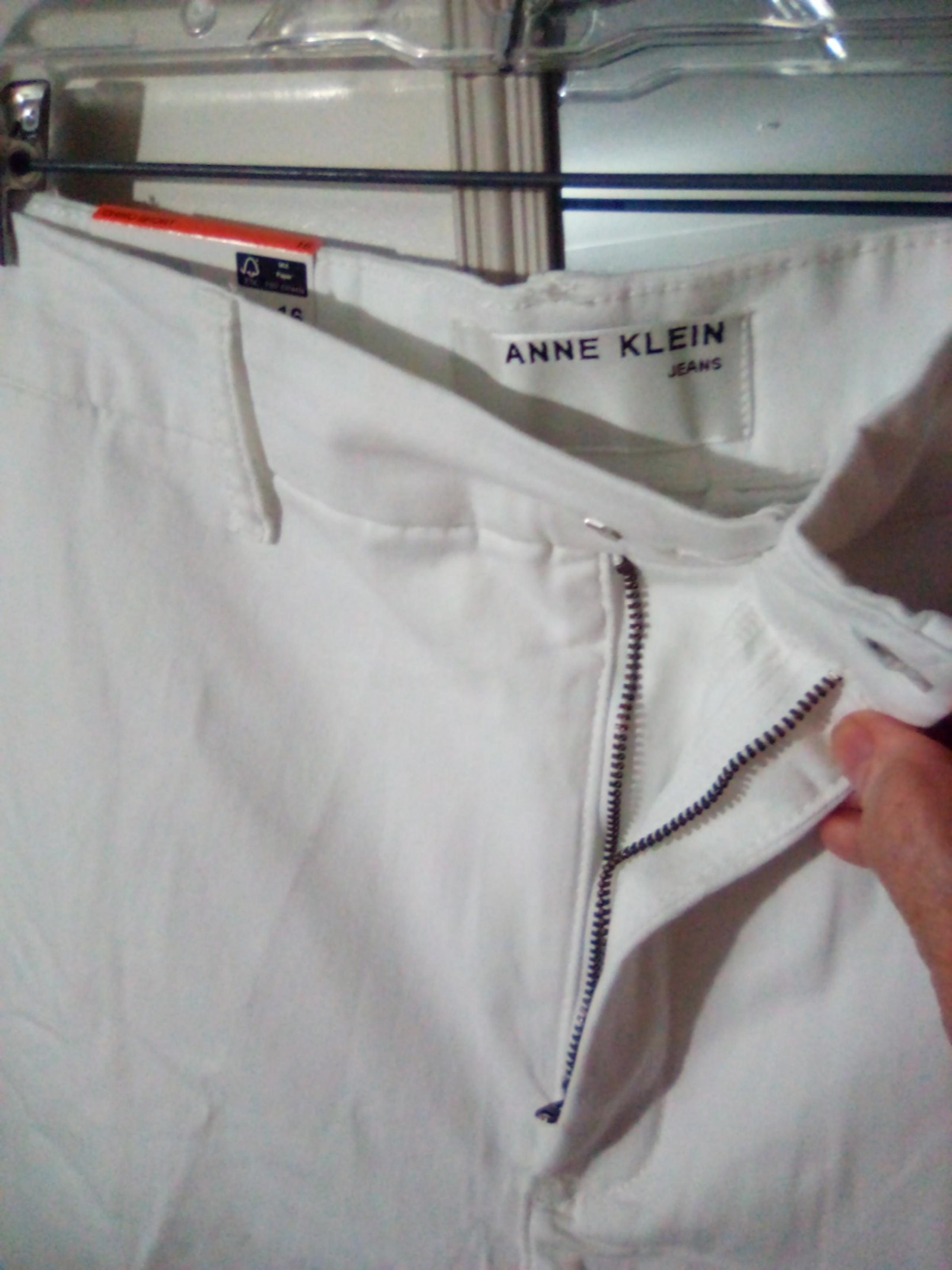 Anne Klein women's Chino shorts white 16
