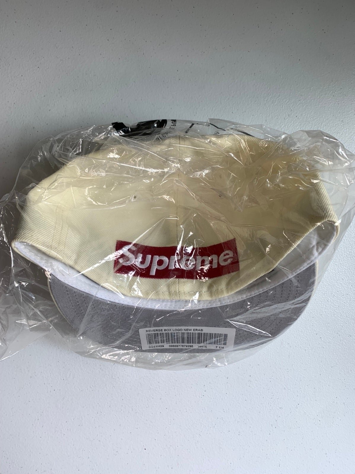Supreme new era reverse box logo