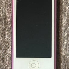 Apple iPod Nano 7th Generation 16GB MP3 Player - Purple