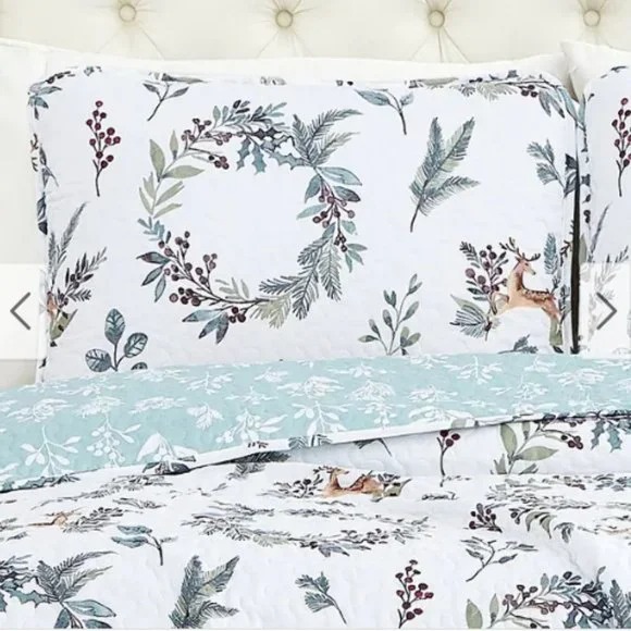 NEW! Happy Holidays Christmas Muted Wreath & Reindeer Printed QUEEN Quilt Set