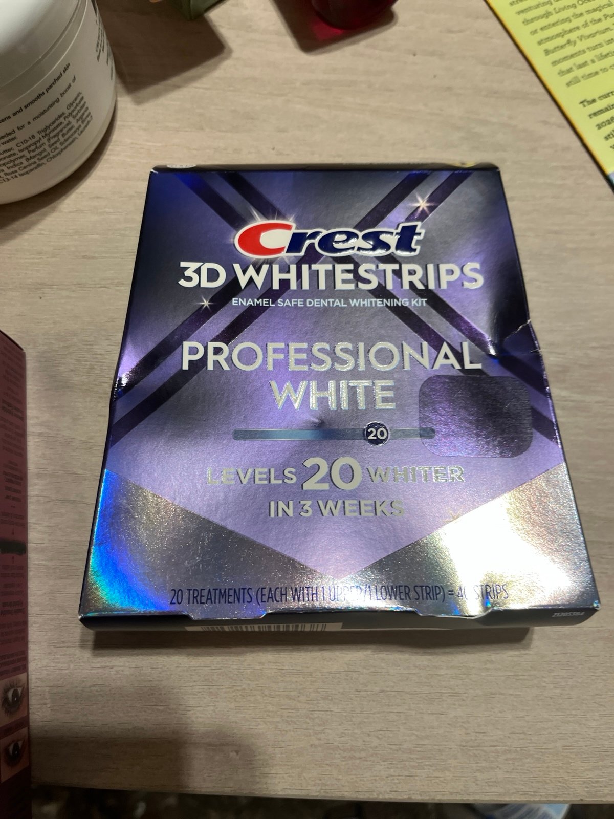 CREST 3d white strips LEVEL 20 Professional White 40 strips EXP 2027