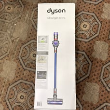 Dyson v8 Vacuum Cleaner