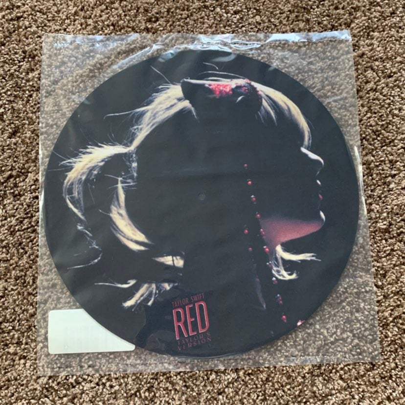 NEW Taylor Swift red vinyl slip mat vinyl cover