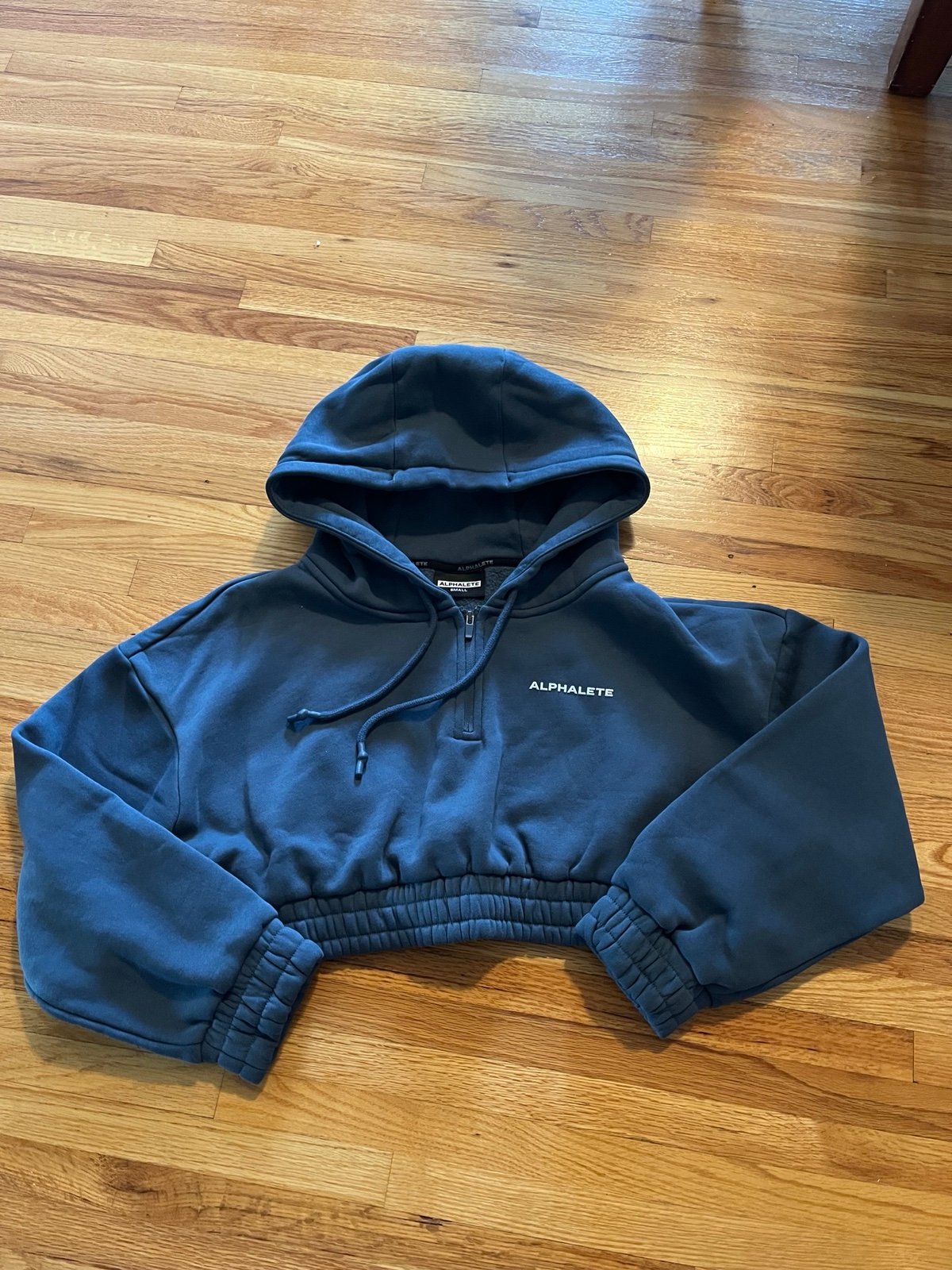 Alphalete cropped half zip hoodie