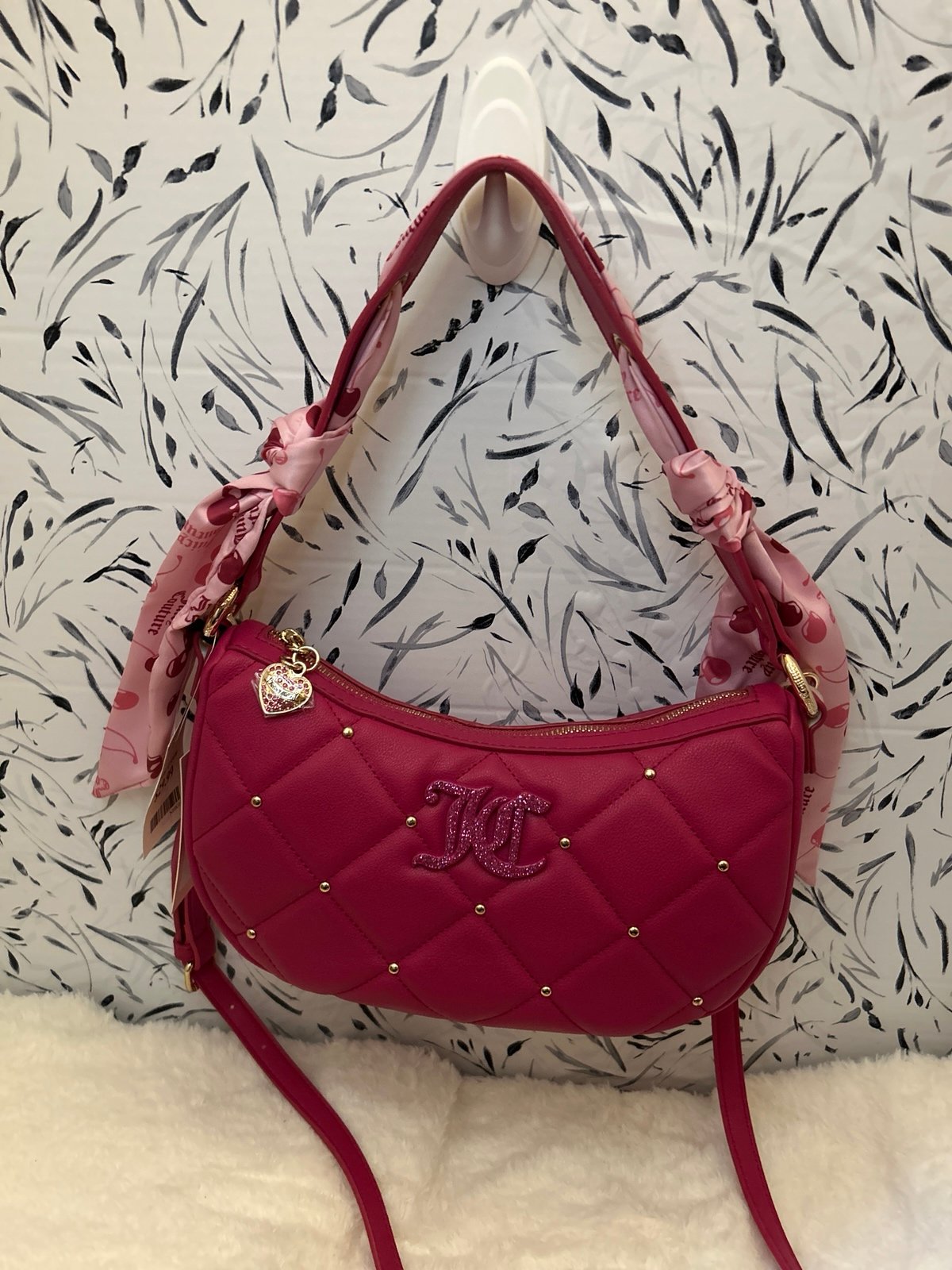 Juicy Couture Holding the Line Coho