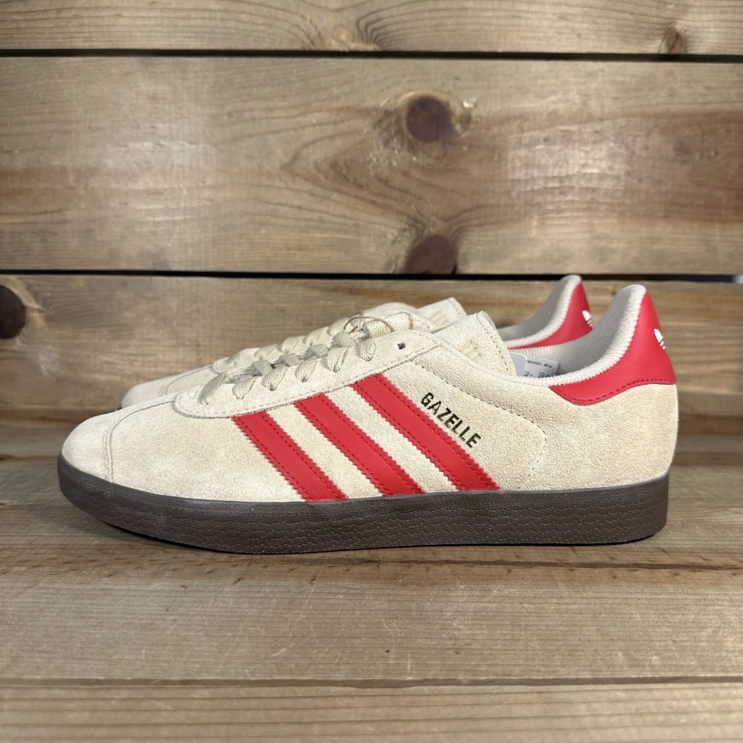 NEW Mens Size 8.5 - Adidas Gazelle “Sand Strata Scarlet” Low Top Sneakers JH5393