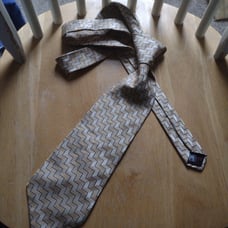 STAFFORD EXECUTIVE mens gold/blue 100% imported silk tie NWOT