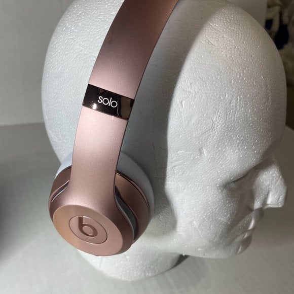 COPY - Beats Solo3 Wireless On-Ear Headphones - Rose Gold - like new (WOB)