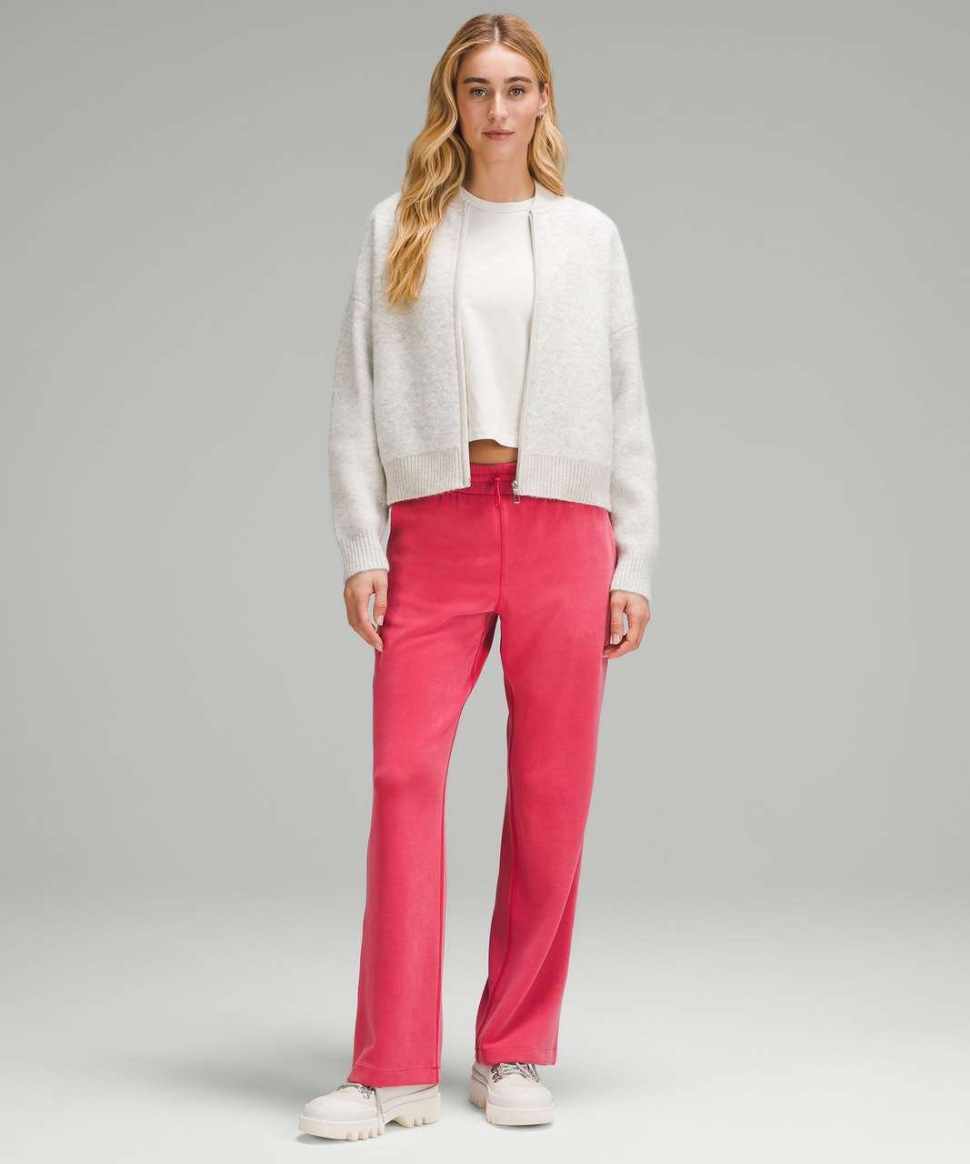 NWT Lululemon Softstreme Pant 31”