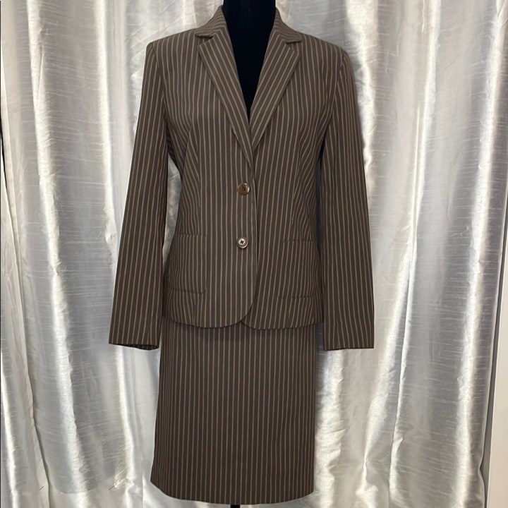 Talbots 2 Piece Women’s 6 Lined Brown Made in USA Italy Fabric Blazer & Skirt