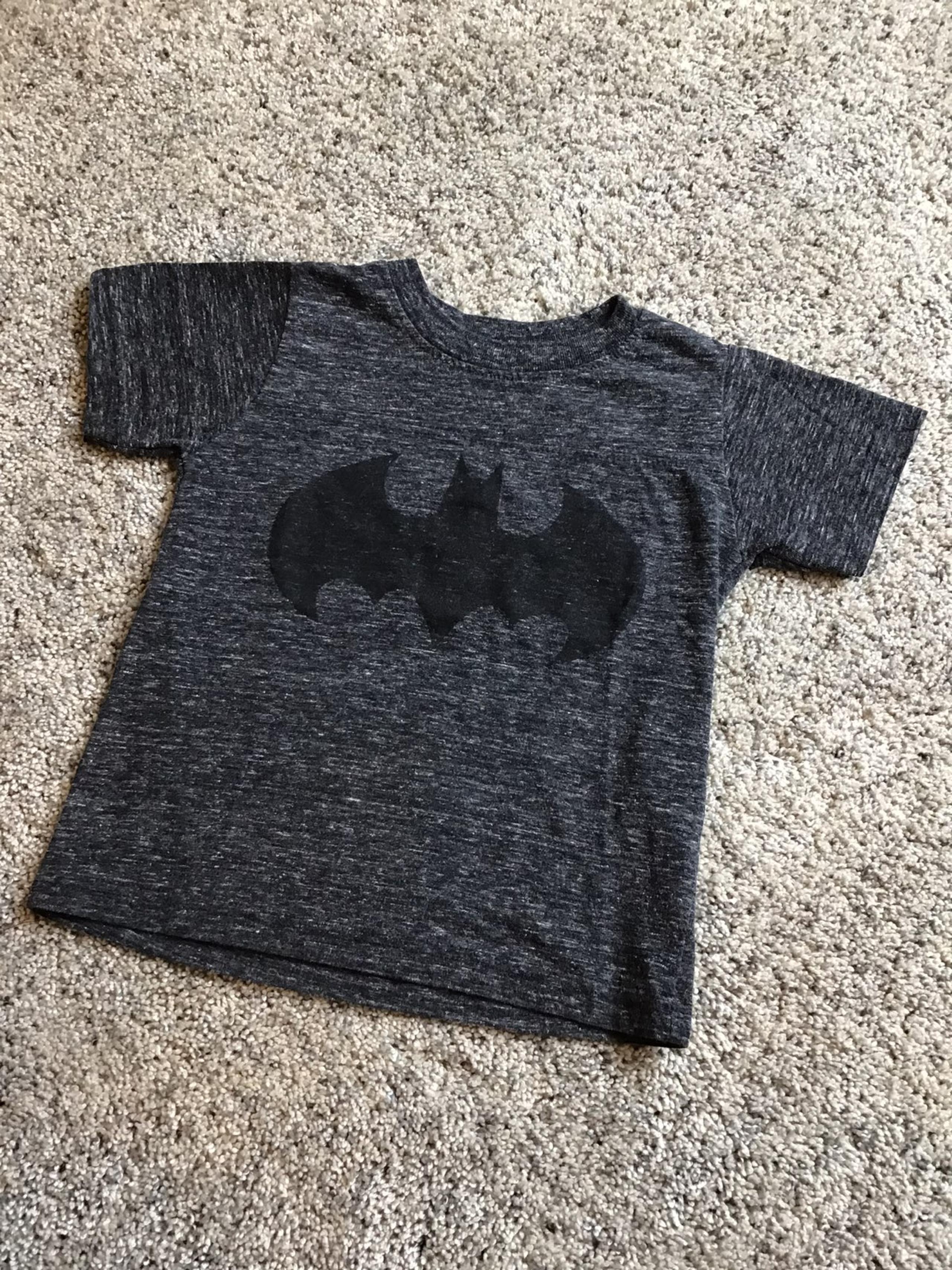 Batman boys gray short sleeve top 3T