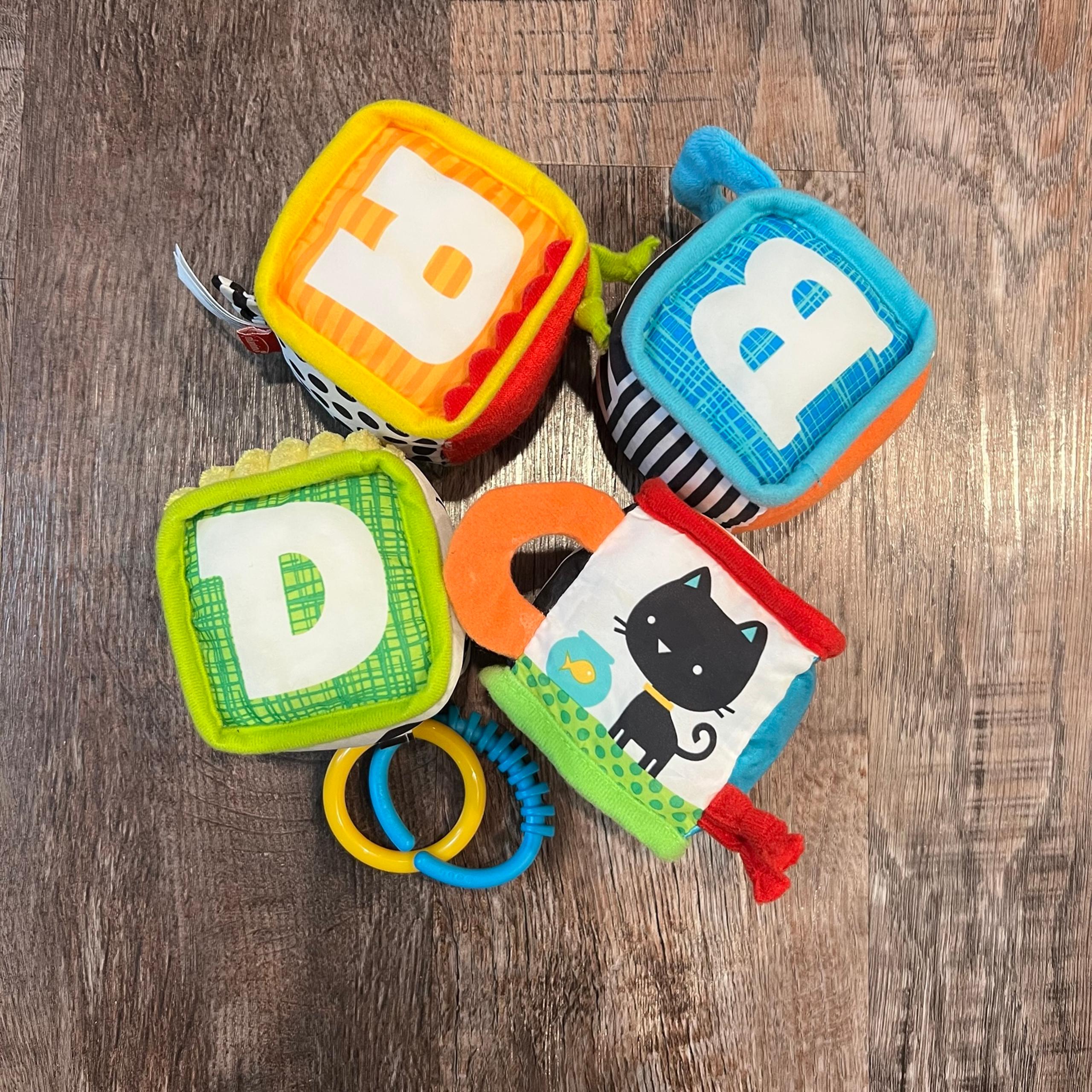 Infantino Discover and Play Soft Baby Blocks Set of 4