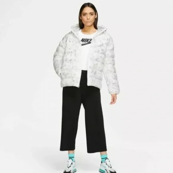 Nike Sportswear white down fill puffer jacket NWT XL