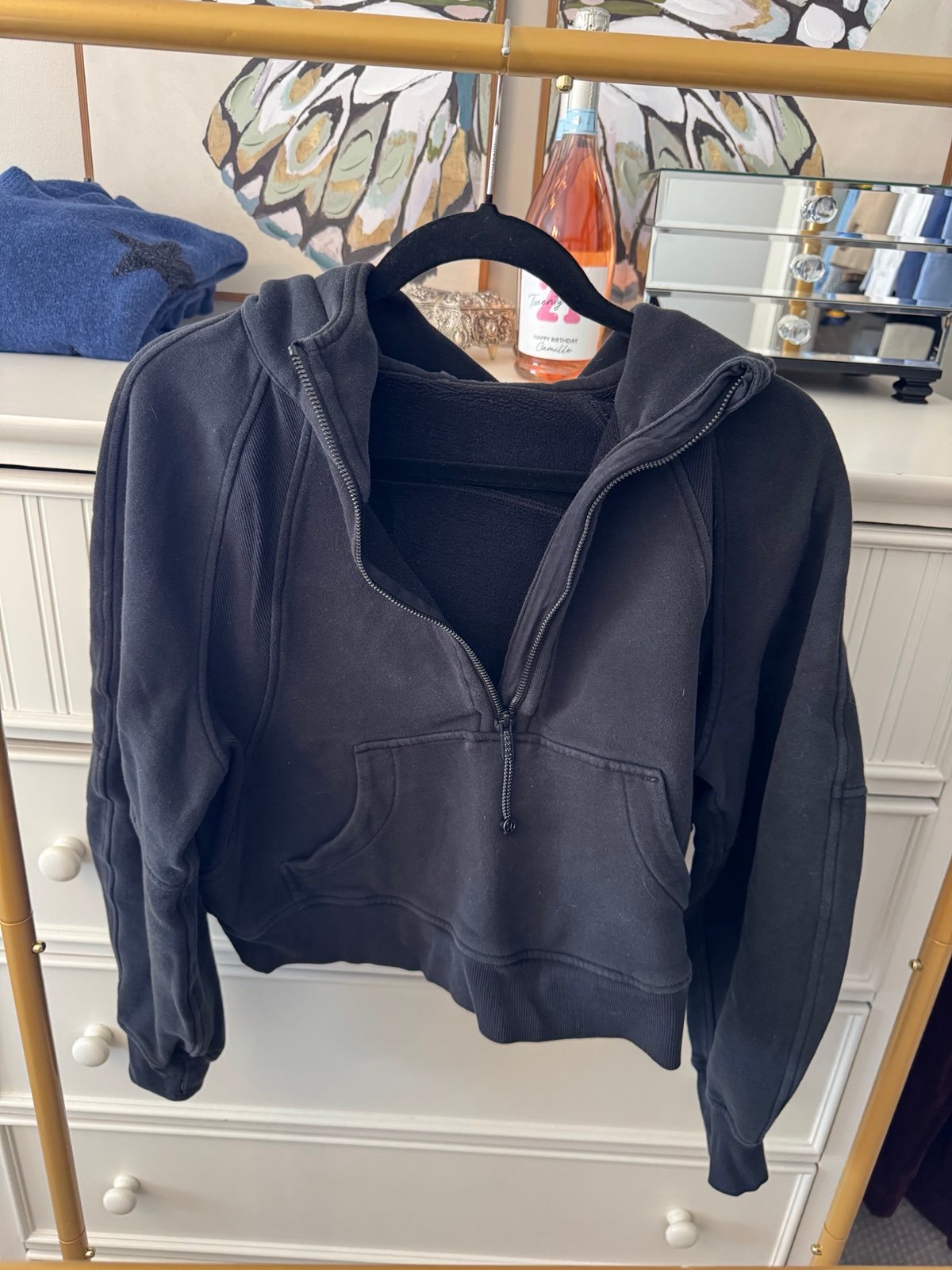 Black Lululemon scuba