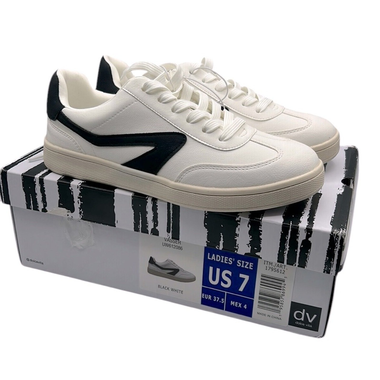 DV Dolce Vita Women's White & Black Casual Classic Sneakers Size 7 New in Box!
