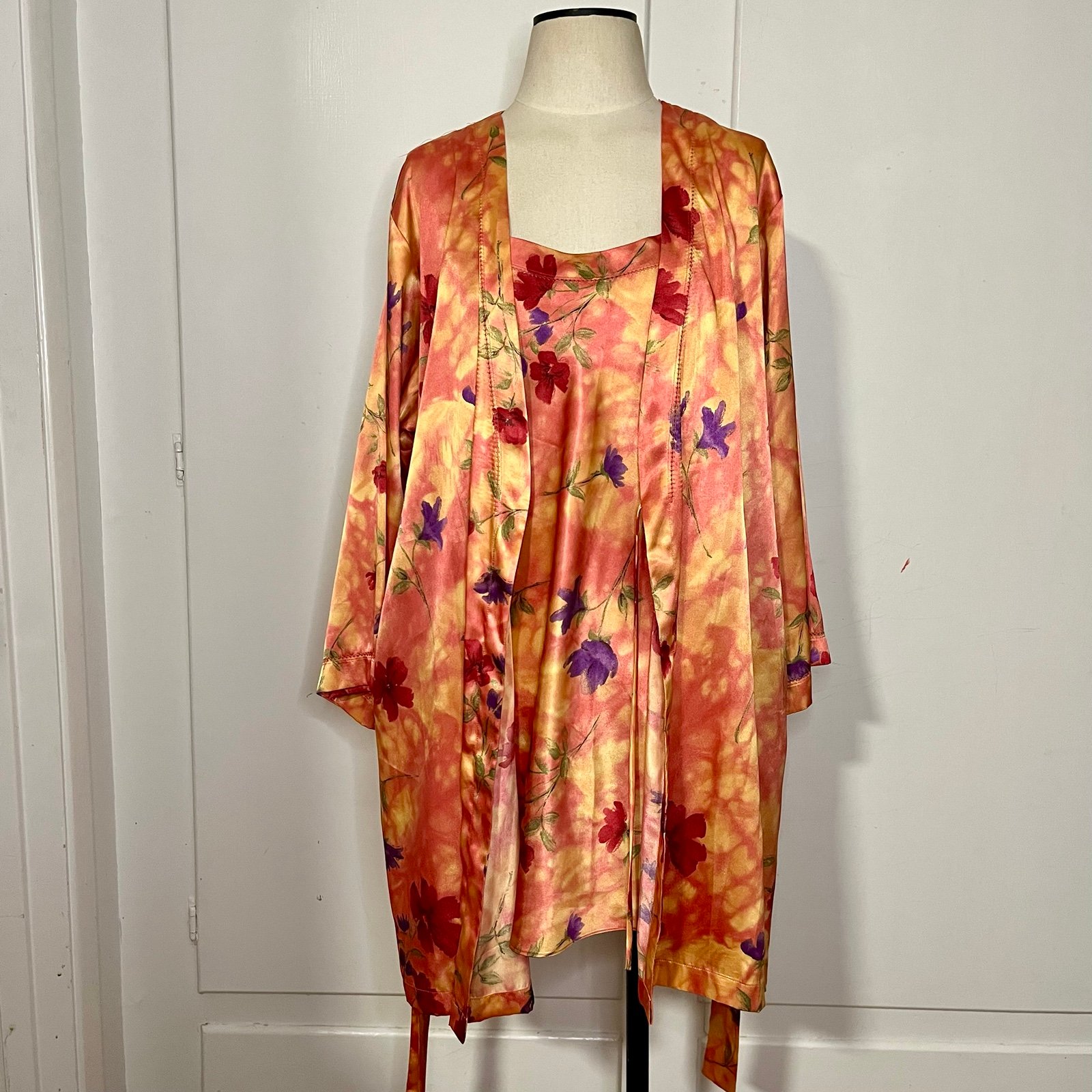 90s/Y2K Private Luxuries Orange Watercolor Floral Robe and Slip Dress Set