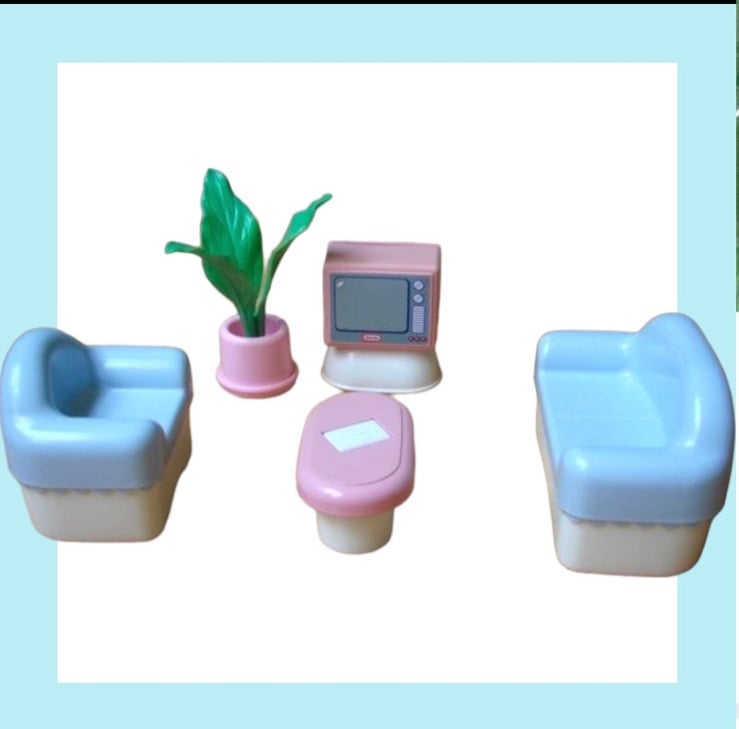 Little tikes dollhouse swivel TV, pink table, blue couch chair & plant!