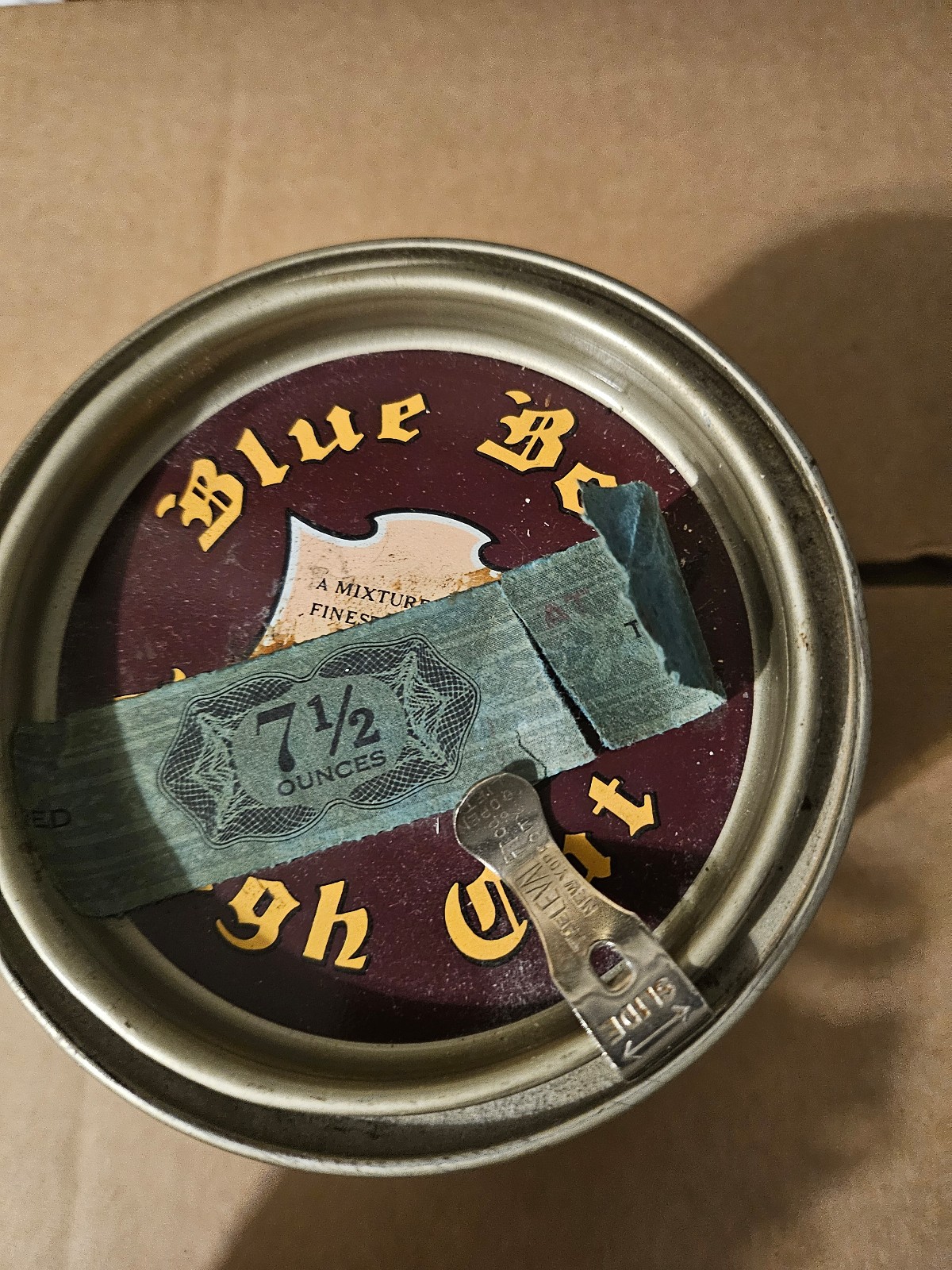 BLUE BOAR TABACCO TIN