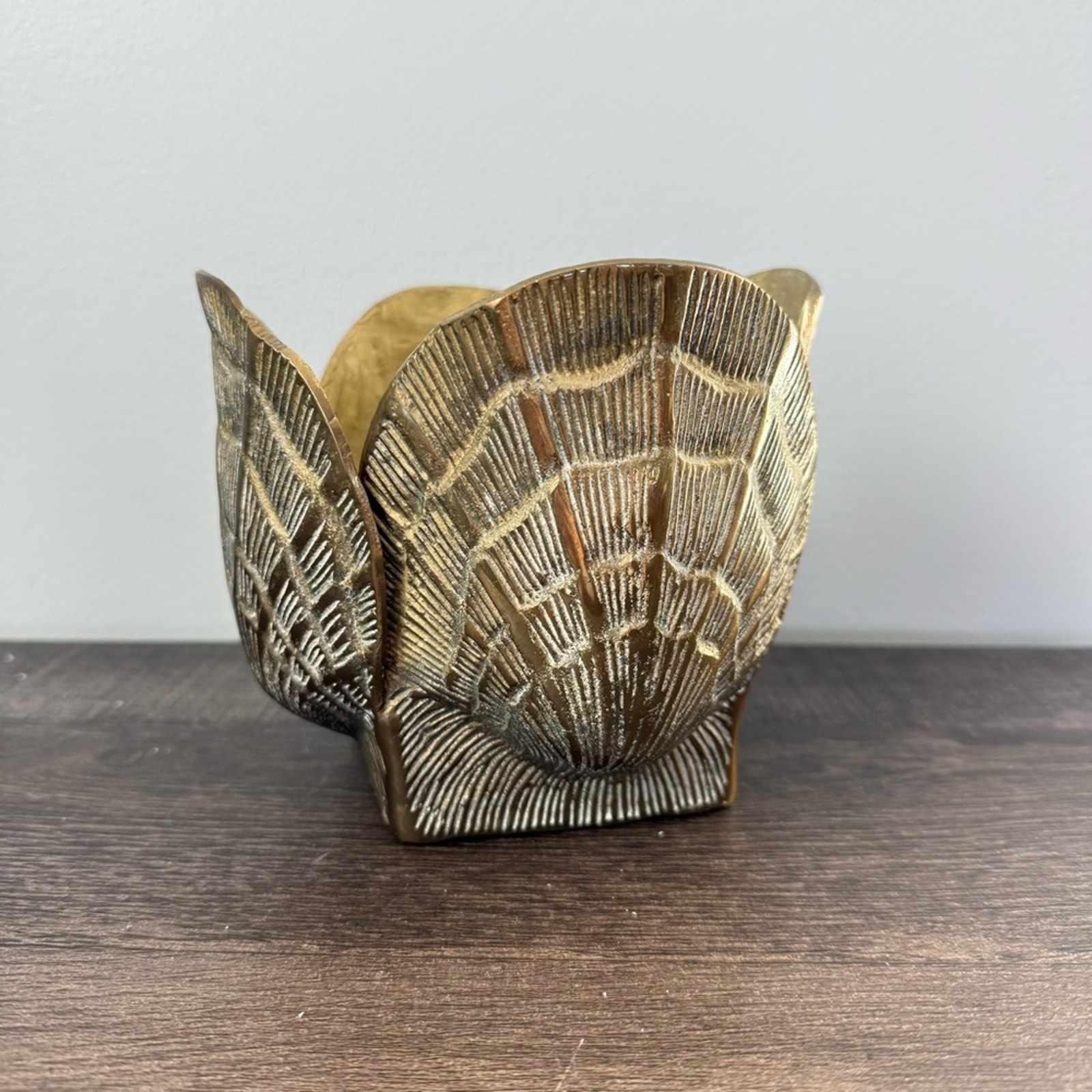 Vintage | 1970's Hollywood Regency Brass Clam Shell Cache Pot Gold MCM Planter