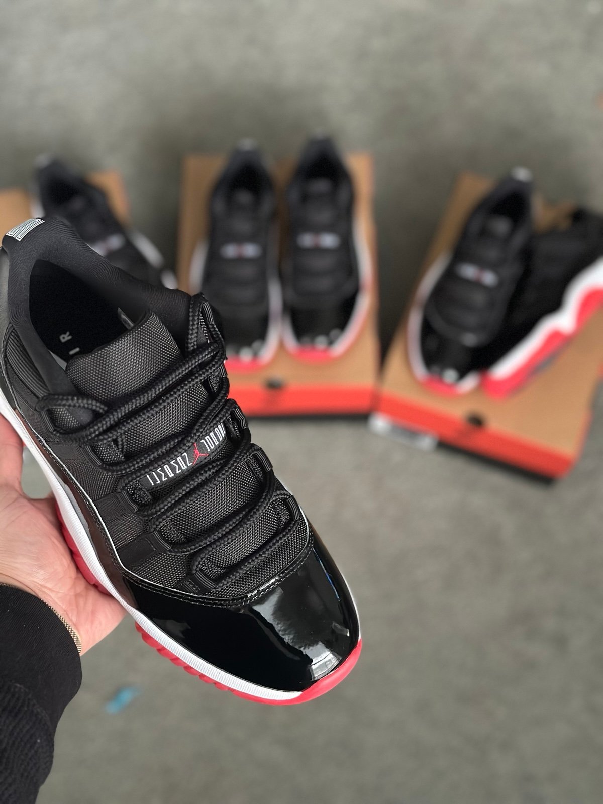 Unreleased air jordan 11 low bred mens size 9.5