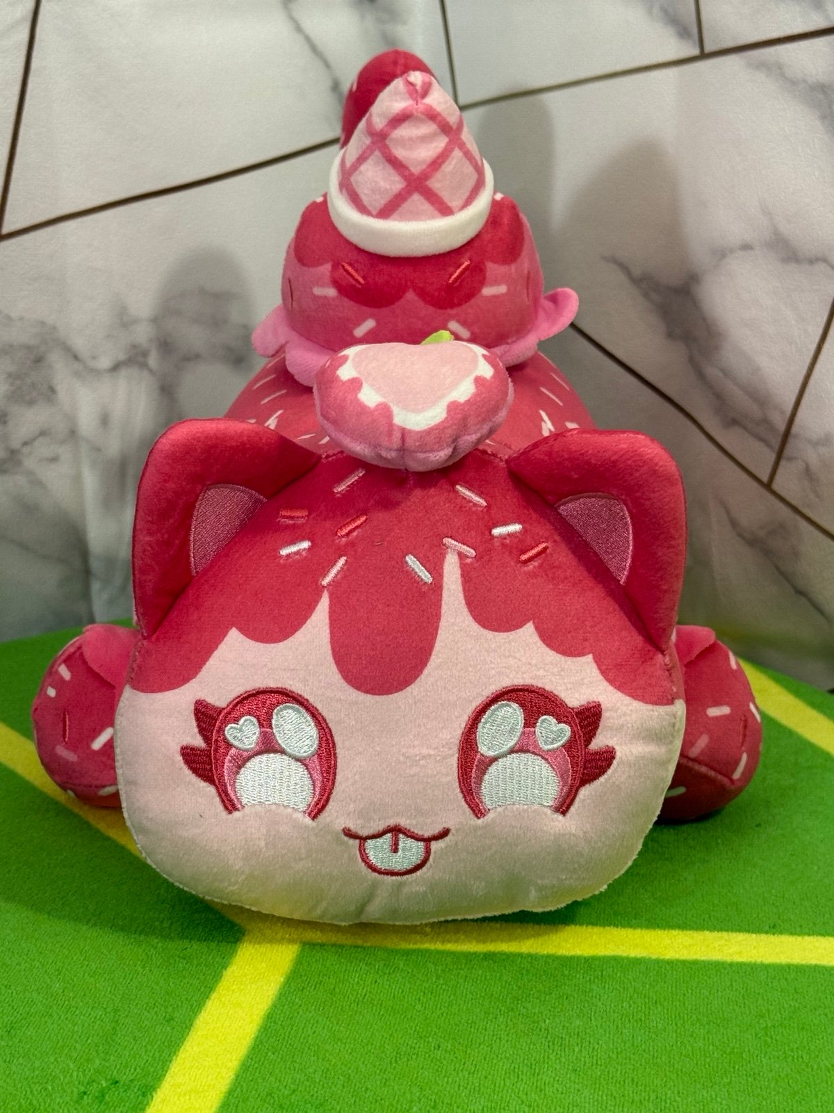 Aphmau MeeMeows 11” Plush Toy, Strawberry Ice Cream Cat (Brand New)