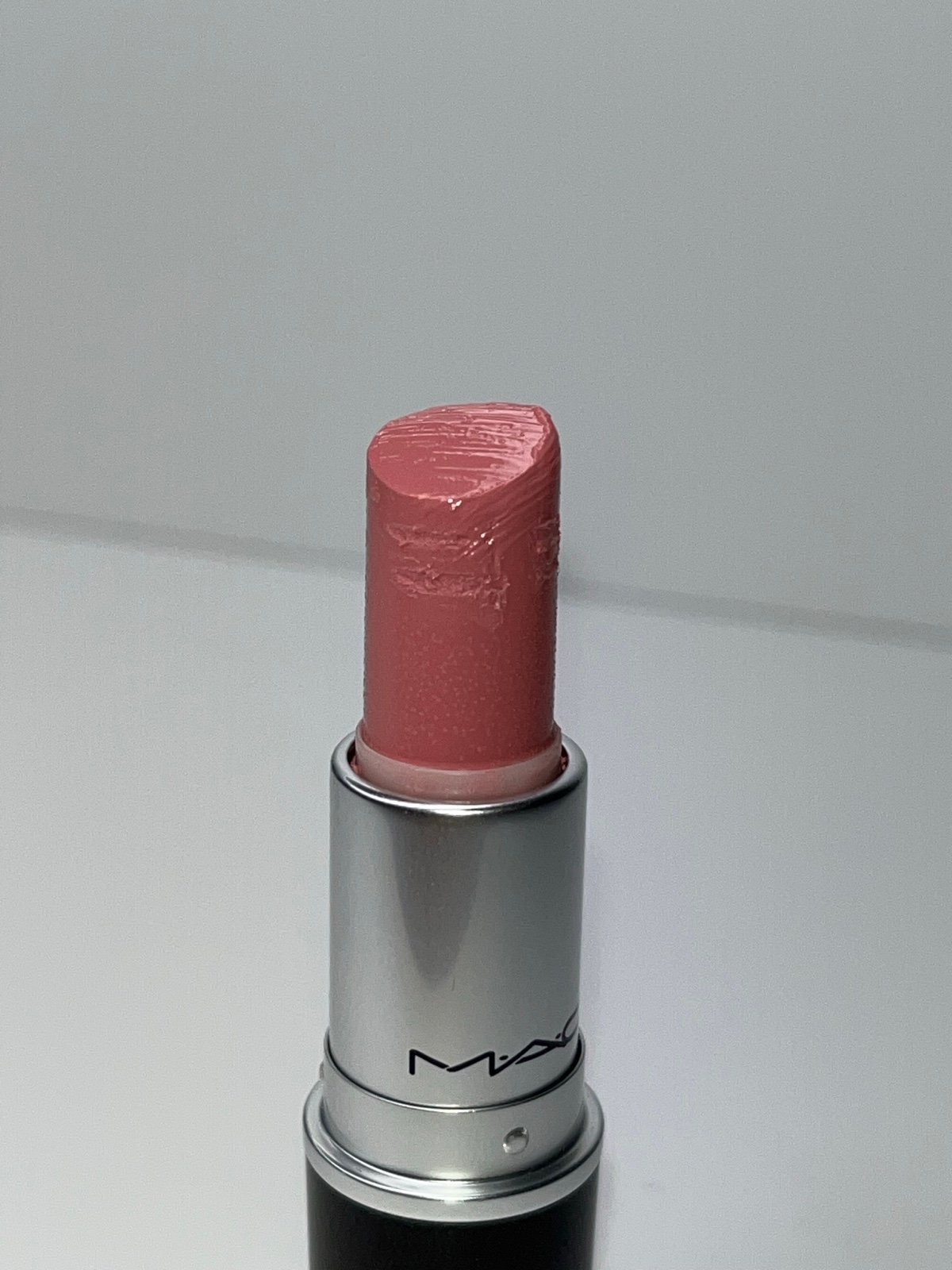 MAC Lipstick ~ REAL DOLL