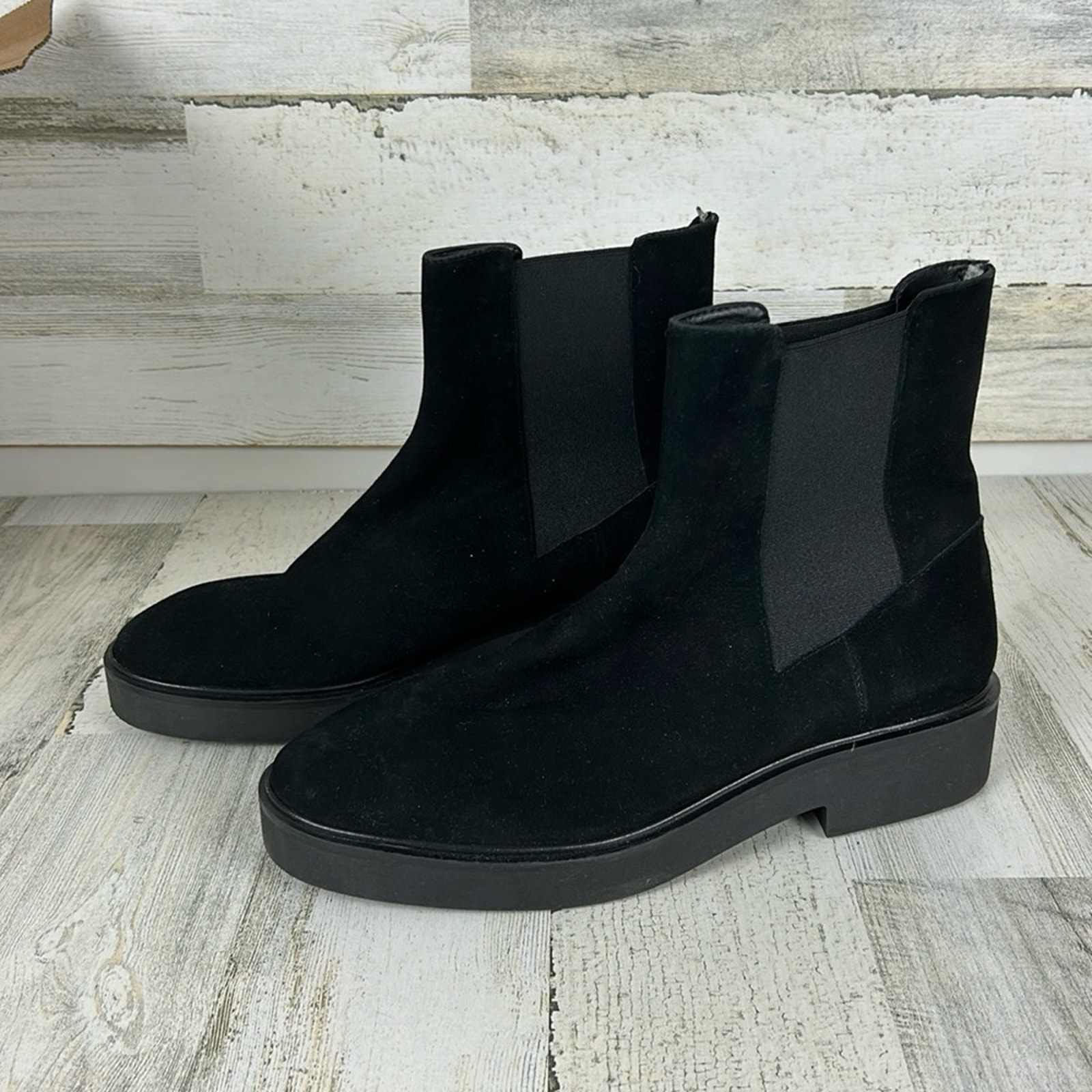 Stuart Weitzman Henley Chelsea womens 9B Black Suede Ankle Boots