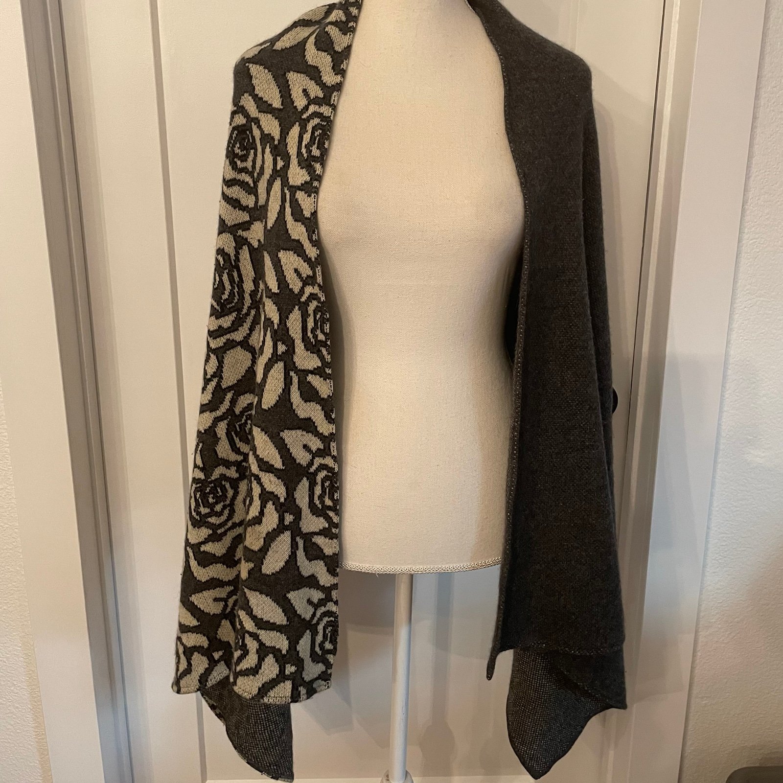 Vtg Versace 80’s Gianni Versace Wool Oversized Floral Scarf Shawl 31” x 70”