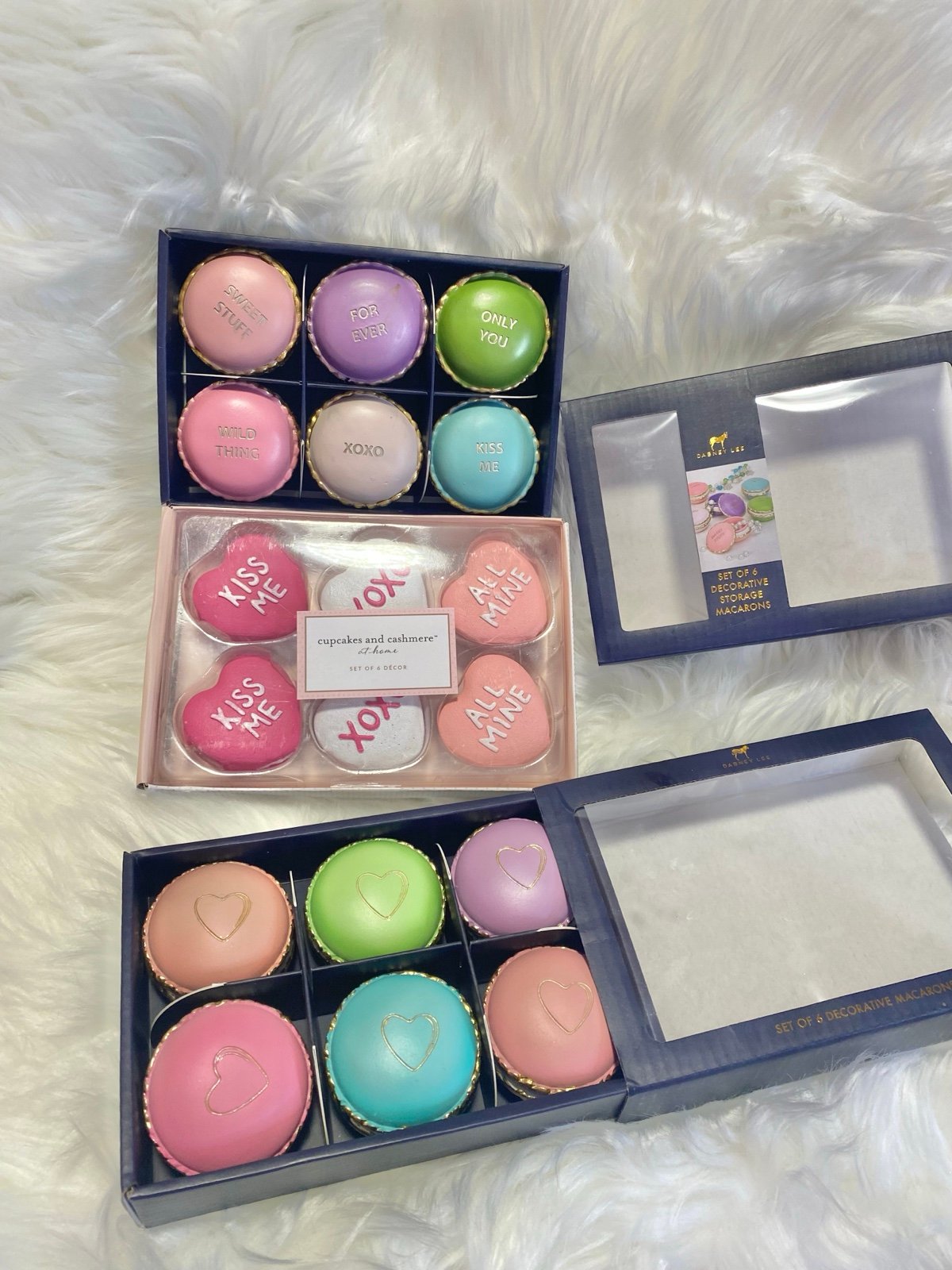 You will get this 3 boxes of fake macaroons