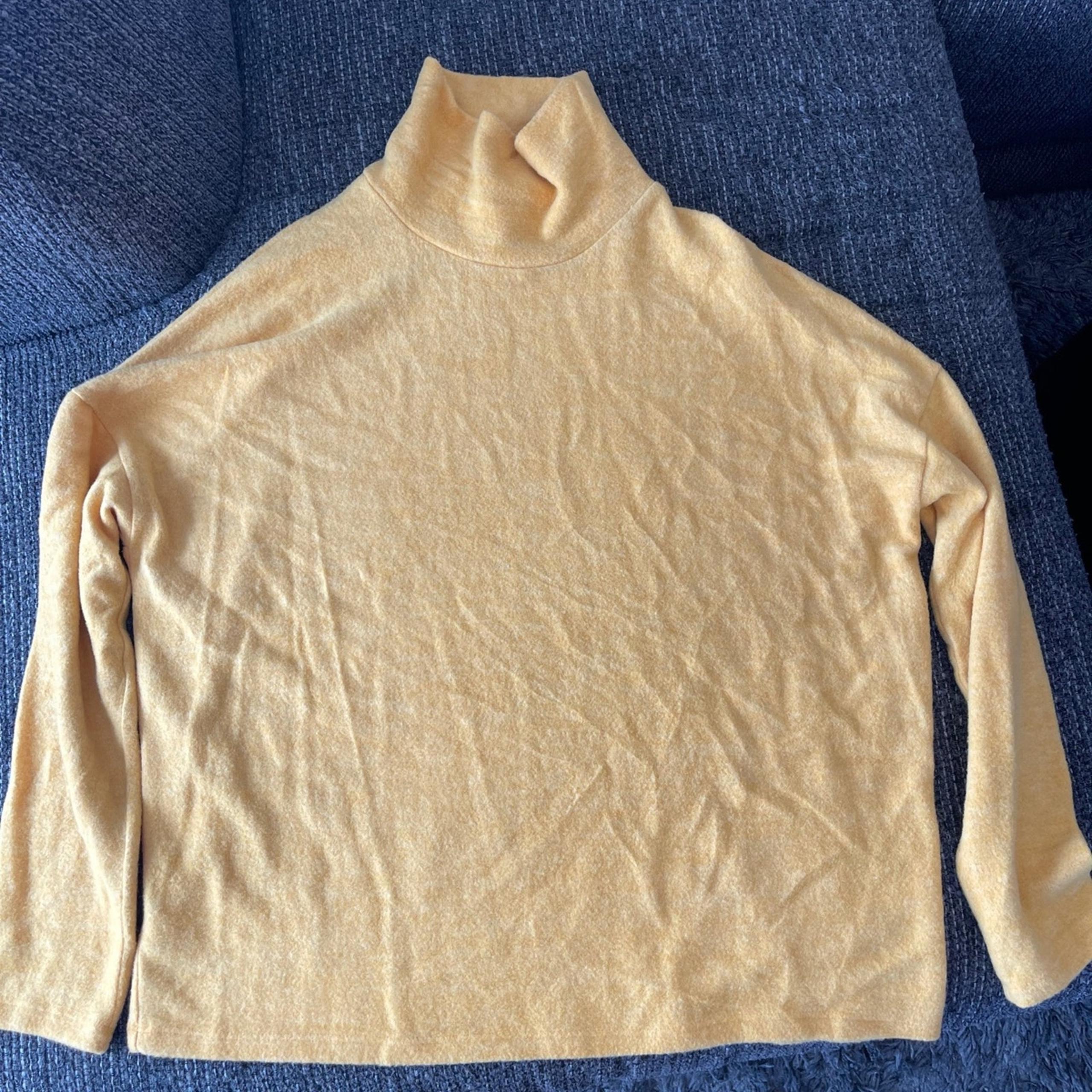 H&M Women’s Mustard Yellow Soft Turtleneck Shirt Casual Stylish Top Size Medium