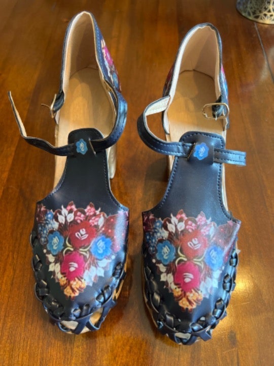 Womens shoes