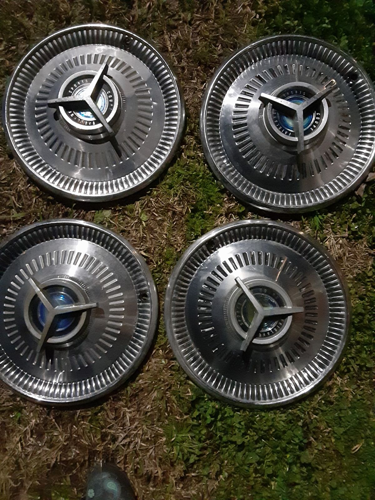 Vintage fairlane hubcaps