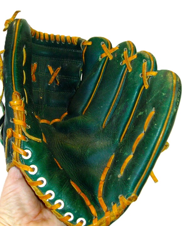 Vintage Green/Brown RHT (Right Handed Throw) Baseball Leather Glove 525K, 11.5