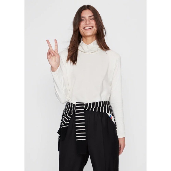 Kule The Turtleneck in Cream Size Xlarge
