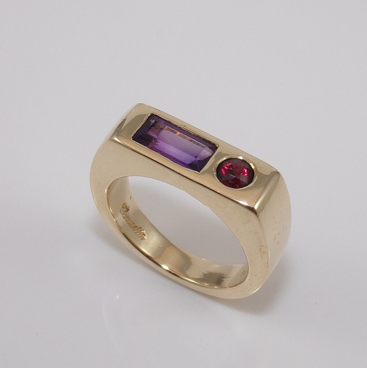 14K Yellow Gold Purple Amethyst Red Garnet Ring Size 7.5